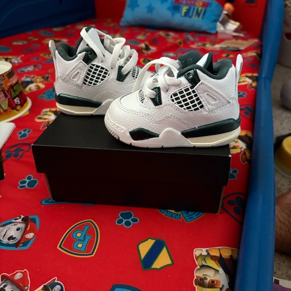 Jordan Baby Sneakers in White and Dark Green - Picture 5 of 5